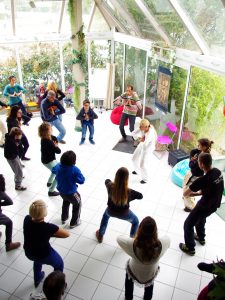 Cours de Qi Gong des Six Sons à Terre d'Asie avec Catherine-Isaure Bousquet