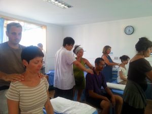 Cours de massage Tuina en Chine avec les étudiants de Terre d'Asie, août 2016